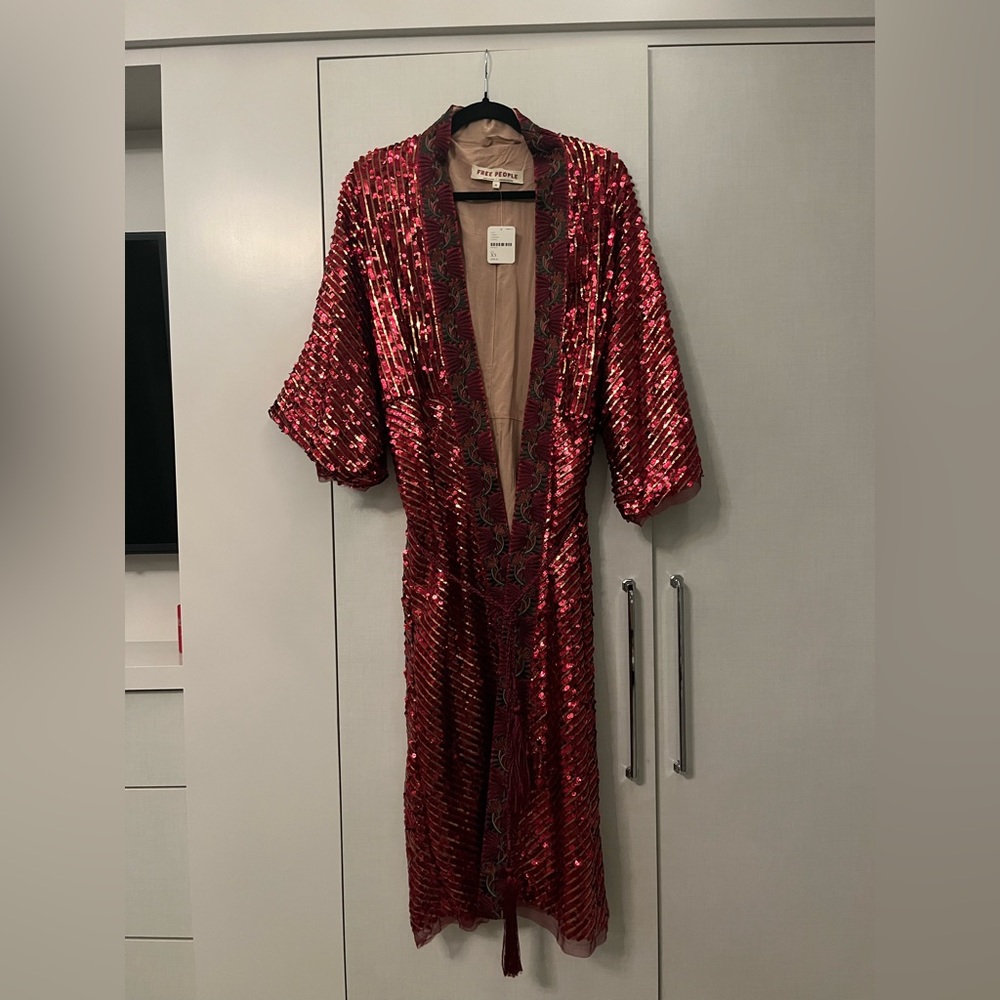 Free people luxury lounge robe NWT, retails $298